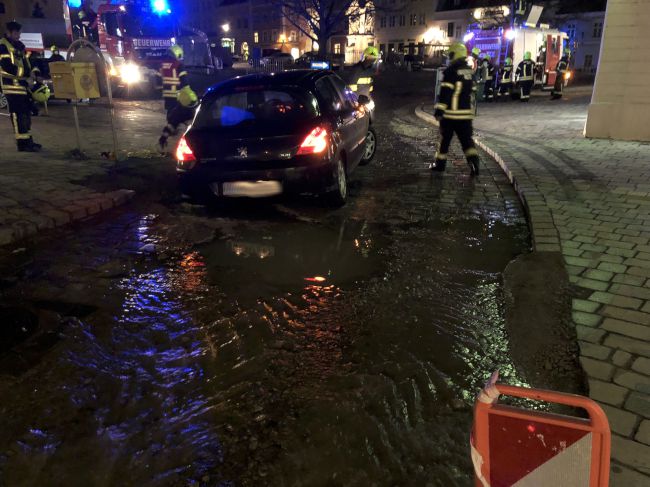 Foto 2, 11.01.2022, Technischer Einsatz - Unfall nach Wassergebrechen Foto 2, 11.01.2022, Technischer Einsatz - Unfall nach Wassergebrechen
