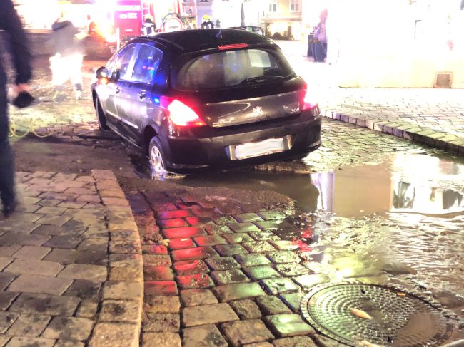 Foto 3, 11.01.2022, Technischer Einsatz - Unfall nach Wassergebrechen Foto 3, 11.01.2022, Technischer Einsatz - Unfall nach Wassergebrechen