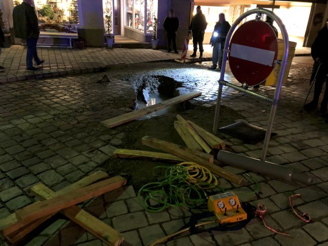 Foto 7, 11.01.2022, Technischer Einsatz - Unfall nach Wassergebrechen Foto 7, 11.01.2022, Technischer Einsatz - Unfall nach Wassergebrechen