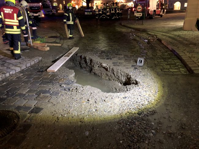 Foto 8, 11.01.2022, Technischer Einsatz - Unfall nach Wassergebrechen Foto 8, 11.01.2022, Technischer Einsatz - Unfall nach Wassergebrechen
