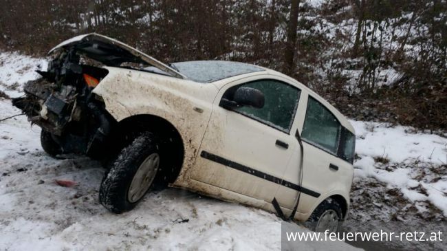 Foto 1, 17.01.2021, Technischer Einsatz - Fahrzeugbergung