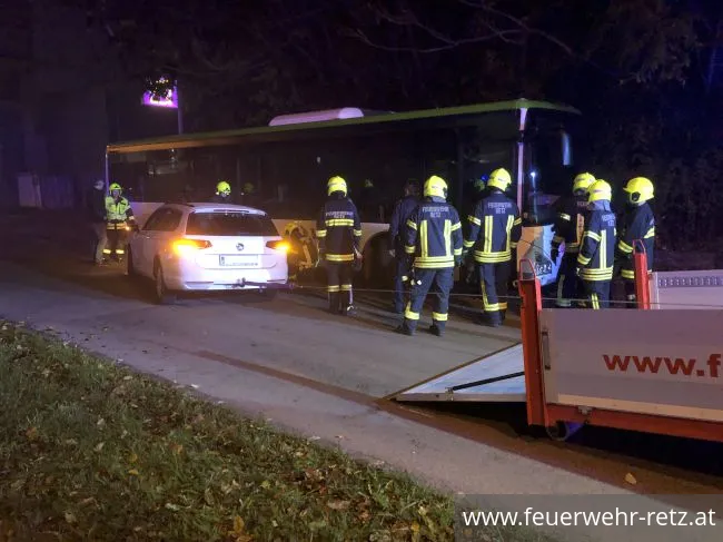 Foto 4, 28.10.2022, Technischer Einsatz - Fahrzeugbergung