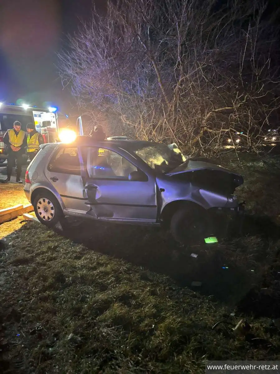 Foto 1, 04.02.2025, Technischer Einsatz - Verkehrsunfall mit eingeklemmter Person