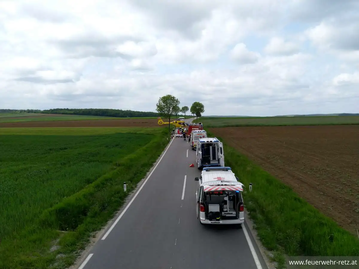 Foto 1, 25.05.2023, Technischer Einsatz - Verkehrsunfall mit eingeklemmter Person Foto 1, 25.05.2023, Technischer Einsatz - Verkehrsunfall mit eingeklemmter Person
