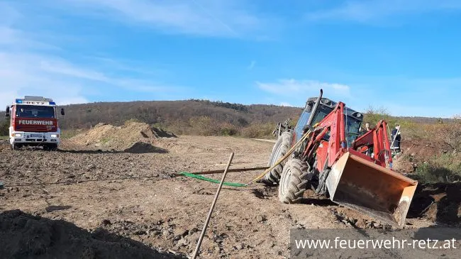 Foto 6, 13.11.2022, Technischer Einsatz - Traktorbergung Foto 6, 13.11.2022, Technischer Einsatz - Traktorbergung