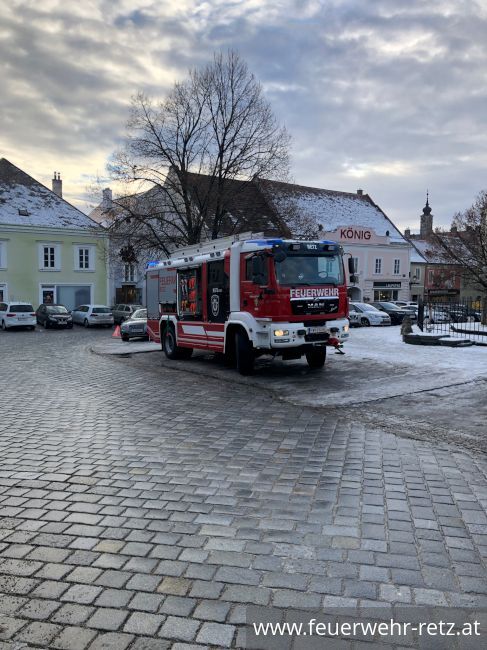 Foto 1, 28.12.2022, Technischer Einsatz - Auspumparbeiten am Hauptplatz Foto 1, 28.12.2022, Technischer Einsatz - Auspumparbeiten am Hauptplatz