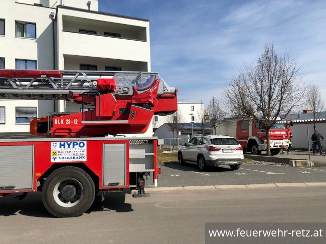 Foto 2, 19.03.2023, Technischer Einsatz - Person aus Aufzug befreit Foto 2, 19.03.2023, Technischer Einsatz - Person aus Aufzug befreit