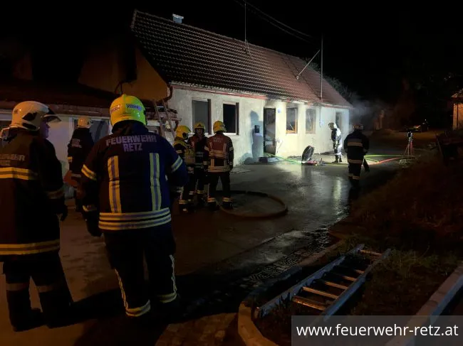 Foto 5, 26.03.2023, Brandeinsatz - Wohngebäude in Vollbrand Foto 5, 26.03.2023, Brandeinsatz - Wohngebäude in Vollbrand