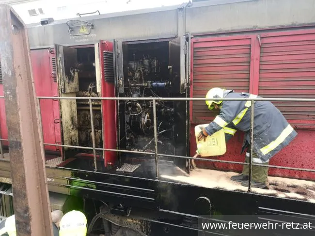 Foto 5, 03.04.2023, Schadstoffeinsatz - Betriebsmittelaustritt aus Diesellok