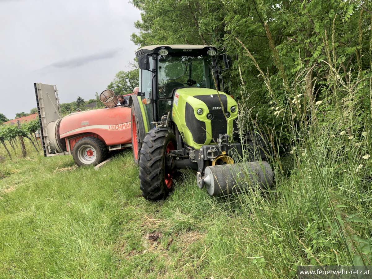 Foto 1, 09.06.2023, Technischer Einsatz - Traktorbergung