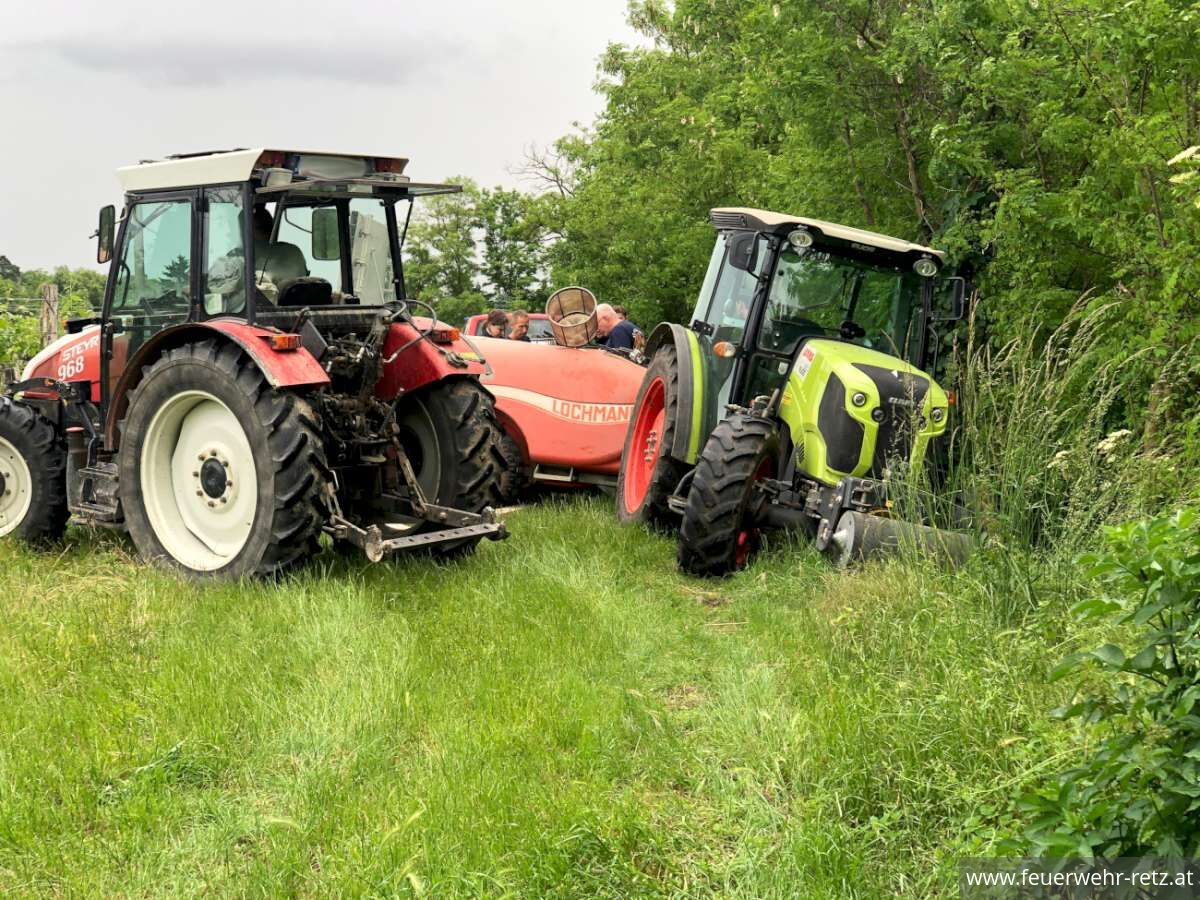 Foto 2, 09.06.2023, Technischer Einsatz - Traktorbergung