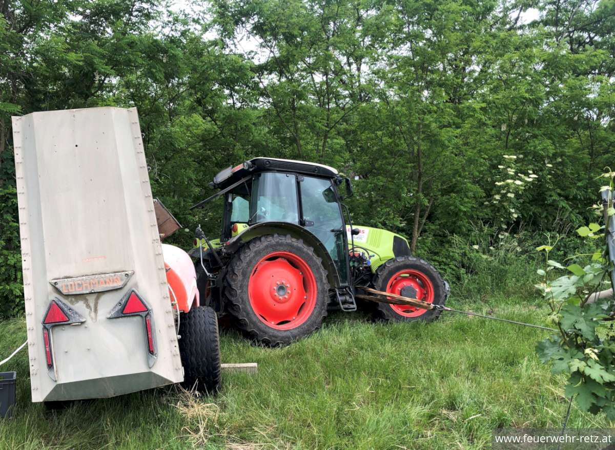 Foto 3, 09.06.2023, Technischer Einsatz - Traktorbergung