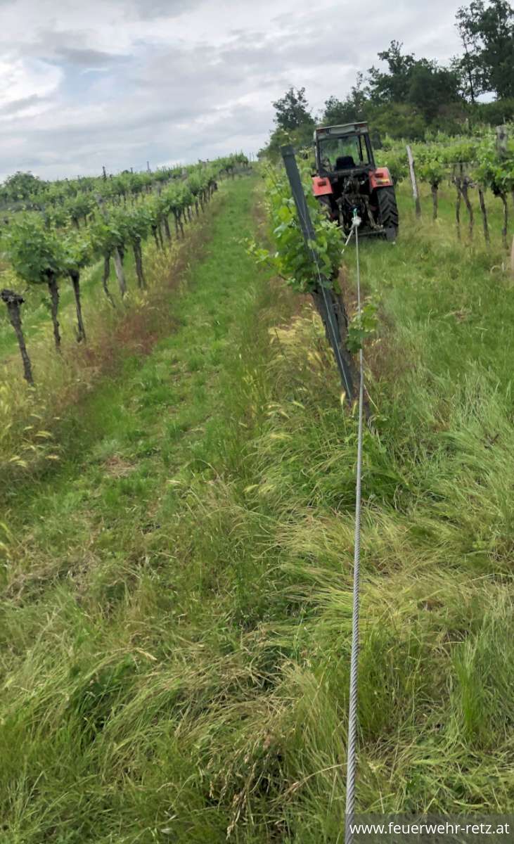 Foto 4, 09.06.2023, Technischer Einsatz - Traktorbergung