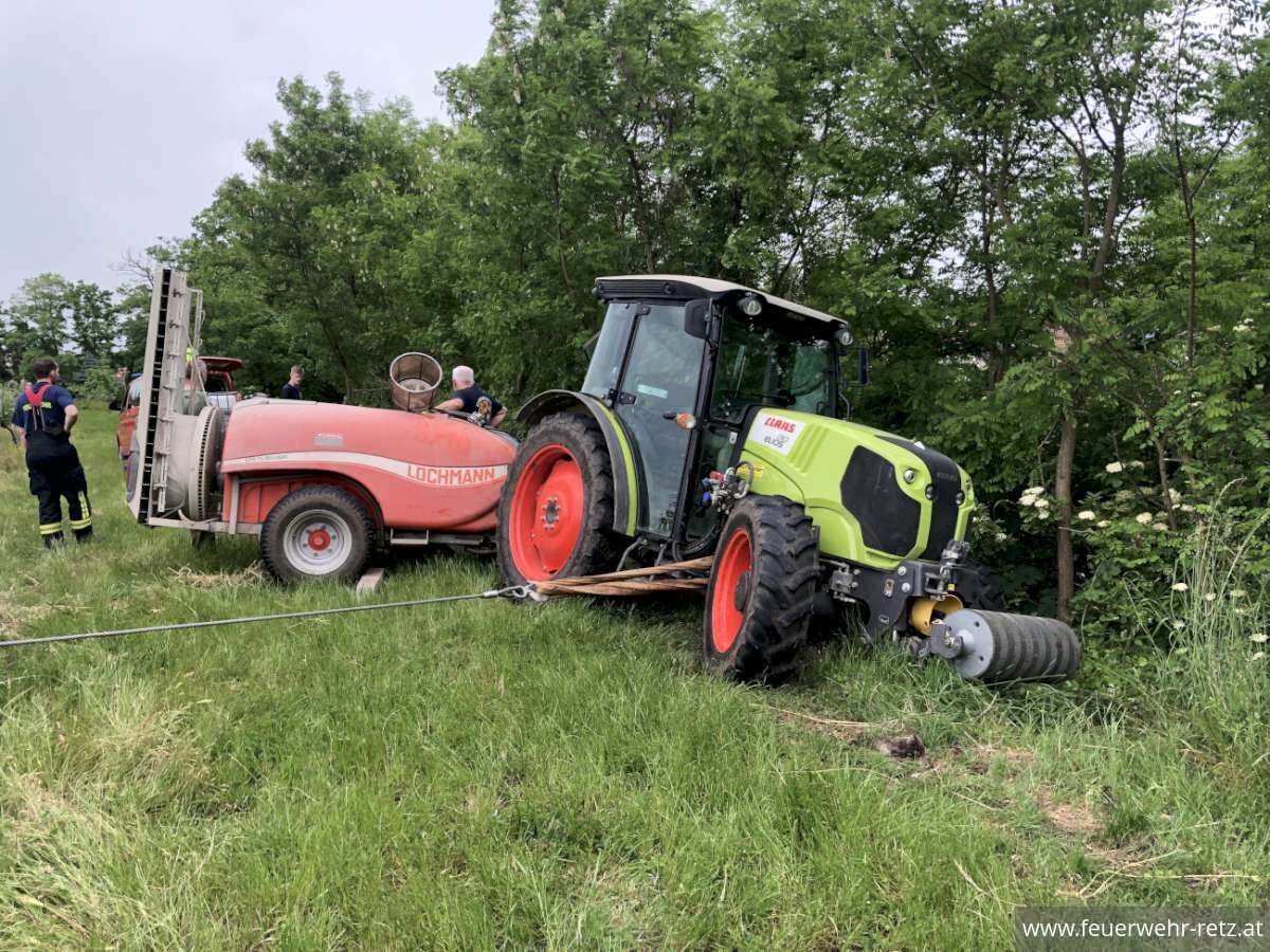 Foto 5, 09.06.2023, Technischer Einsatz - Traktorbergung