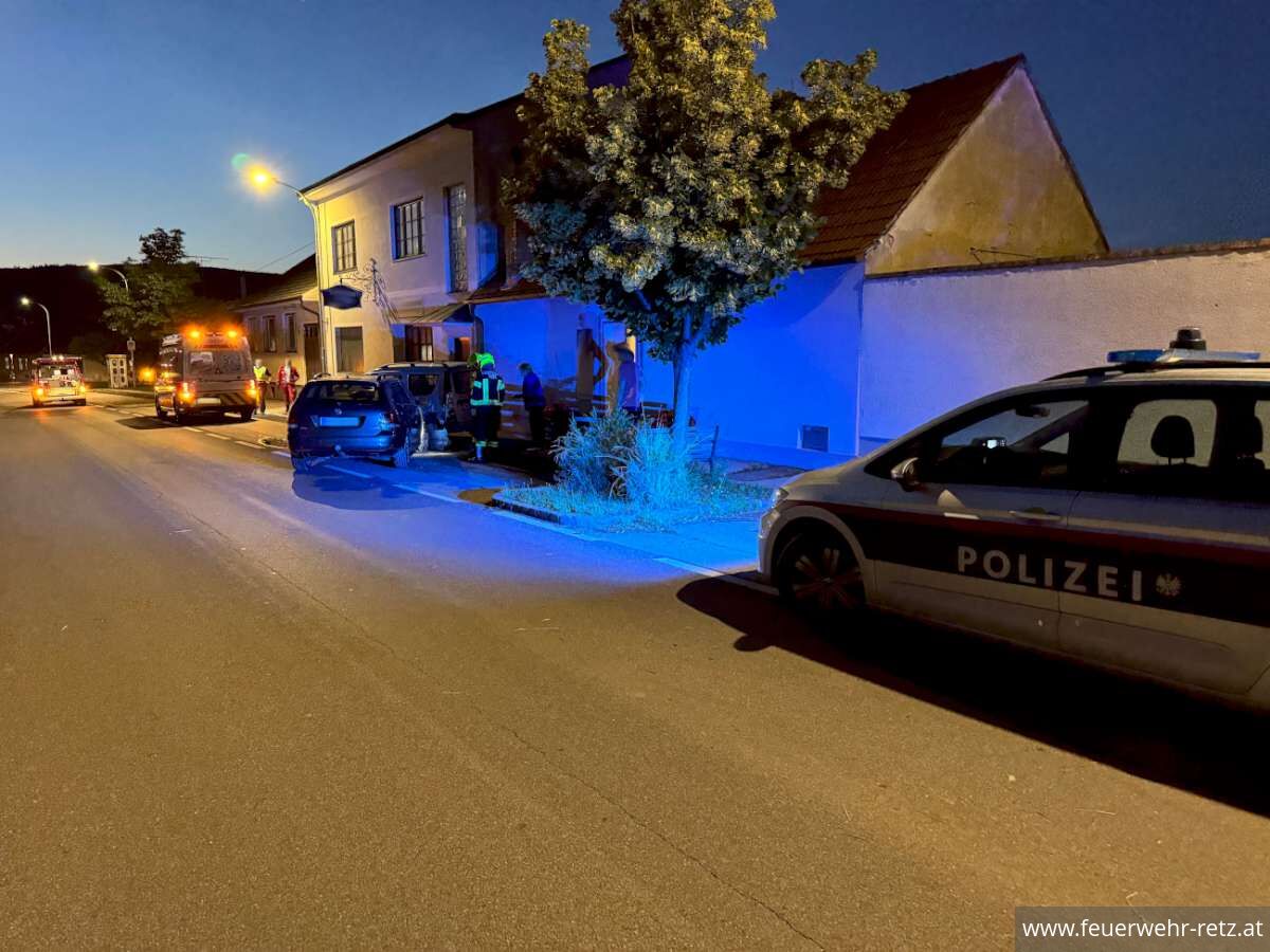 Foto 1, 24.06.2024, Technischer Einsatz - PKW-Bergung Foto 1, 24.06.2024, Technischer Einsatz - PKW-Bergung