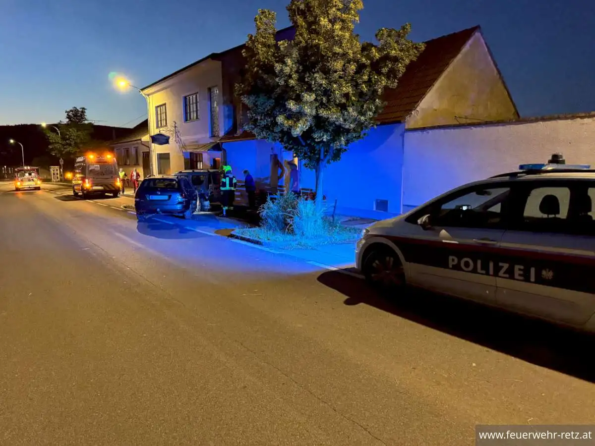 Foto 1, 24.06.2024, Technischer Einsatz - PKW-Bergung Foto 1, 24.06.2024, Technischer Einsatz - PKW-Bergung
