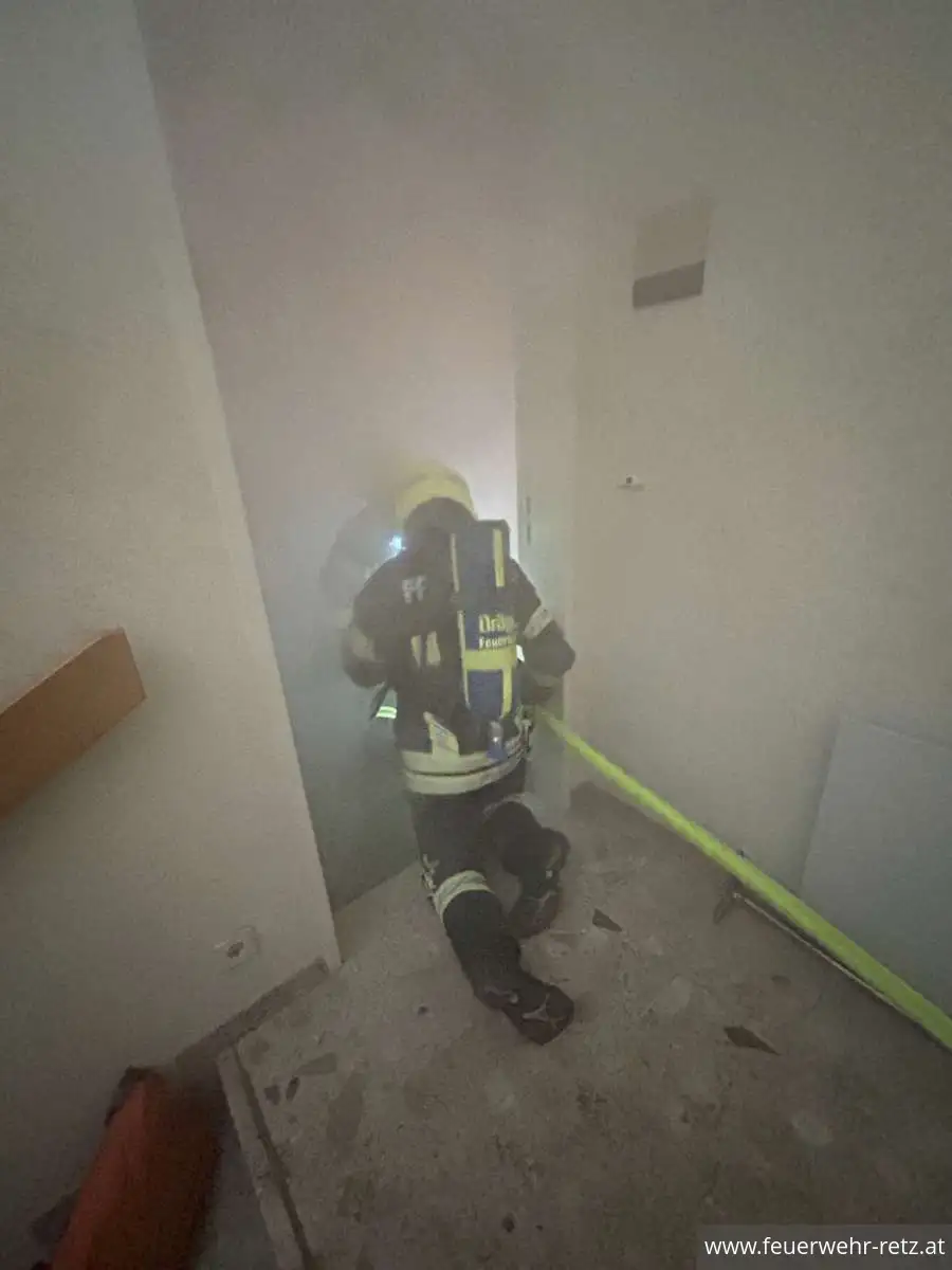 Foto 6, 07.08.2023, Branddienst-Übung - Wohnungsbrand Foto 6, 07.08.2023, Branddienst-Übung - Wohnungsbrand