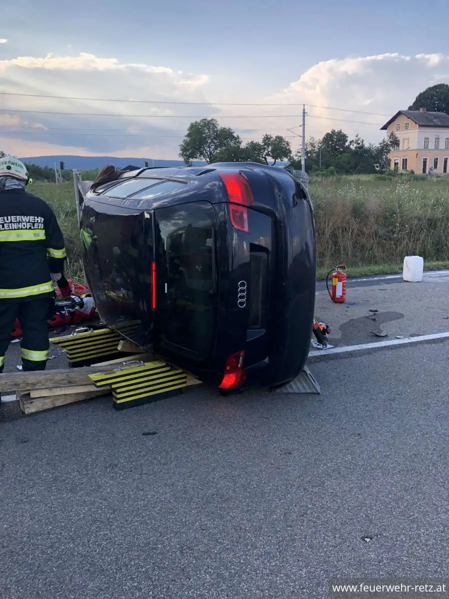 Foto 4, 21.08.2023, Technischer Einsatz - Verkehrsunfall mit Menschenrettung