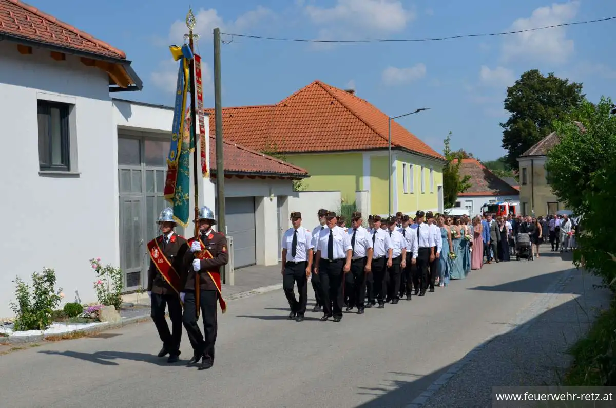 Foto 1, 21.08.2023, Feuerwehrhochzeit - Oberfeuerwehrmann Michael Bazala hat geheiratet Foto 1, 21.08.2023, Feuerwehrhochzeit - Oberfeuerwehrmann Michael Bazala hat geheiratet