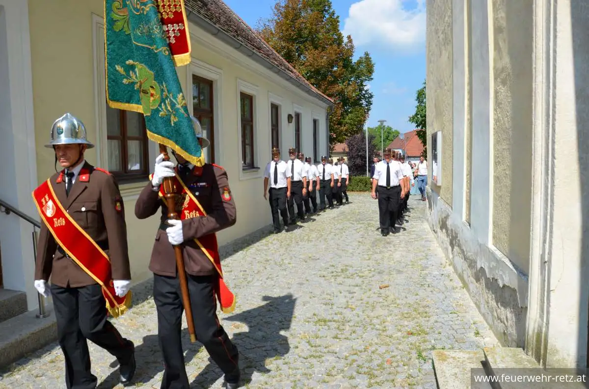Foto 4, 21.08.2023, Feuerwehrhochzeit - Oberfeuerwehrmann Michael Bazala hat geheiratet Foto 4, 21.08.2023, Feuerwehrhochzeit - Oberfeuerwehrmann Michael Bazala hat geheiratet