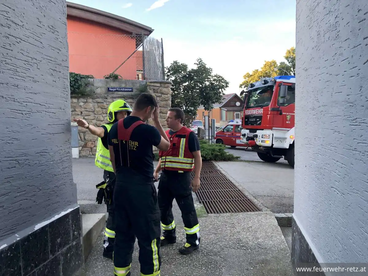 Foto 2, 04.09.2023, Gärgasunfall - Übung - Vermisste Person in Weinkeller Foto 2, 04.09.2023, Gärgasunfall - Übung - Vermisste Person in Weinkeller