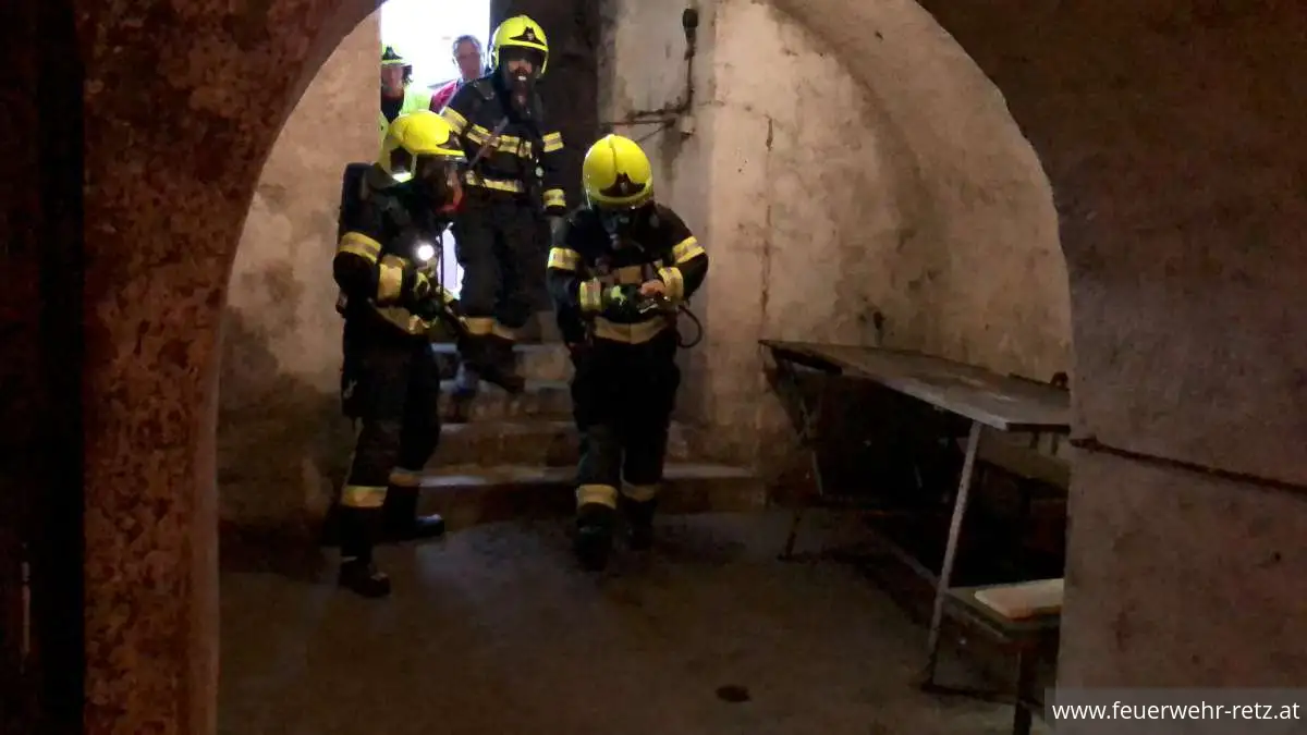 Foto 6, 04.09.2023, Gärgasunfall - Übung - Vermisste Person in Weinkeller Foto 6, 04.09.2023, Gärgasunfall - Übung - Vermisste Person in Weinkeller
