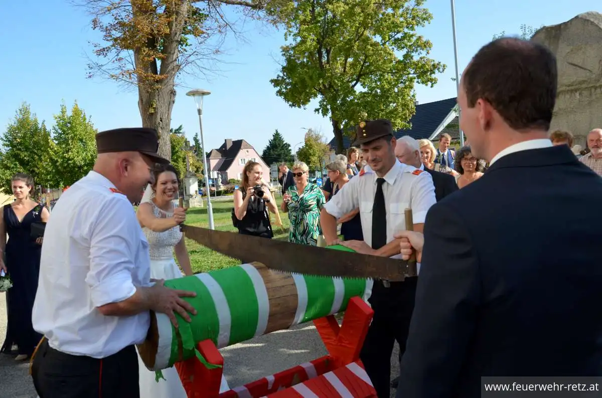 Foto 6, 12.09.2023, Feuerwehrhochzeit - Löschmeister Klaus Wiklicky hat geheiratet Foto 6, 12.09.2023, Feuerwehrhochzeit - Löschmeister Klaus Wiklicky hat geheiratet