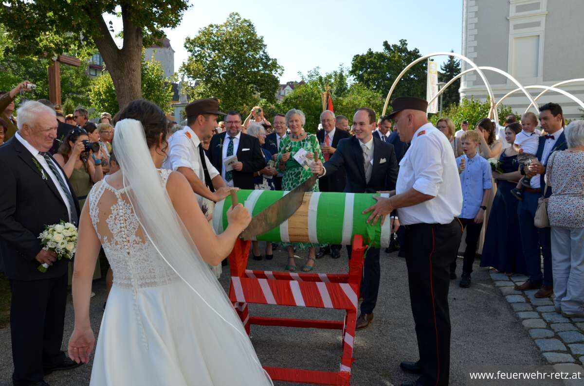 Foto 7, 12.09.2023, Feuerwehrhochzeit - Löschmeister Klaus Wiklicky hat geheiratet