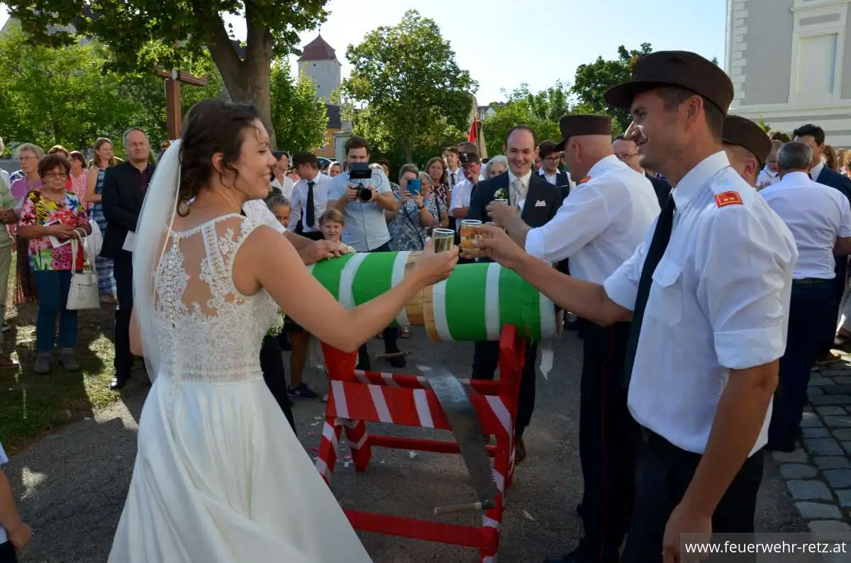Foto 8, 12.09.2023, Feuerwehrhochzeit - Löschmeister Klaus Wiklicky hat geheiratet Foto 8, 12.09.2023, Feuerwehrhochzeit - Löschmeister Klaus Wiklicky hat geheiratet