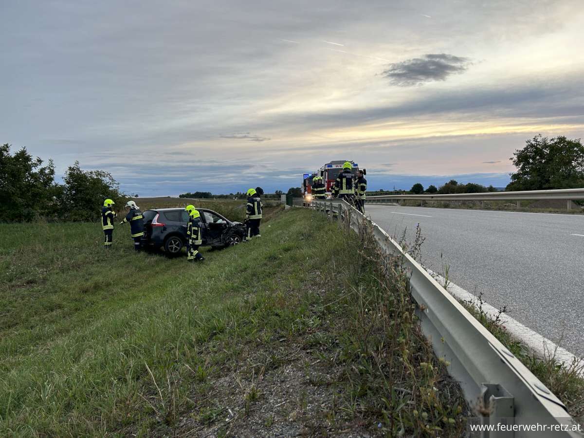 Foto 4, 26.09.2023, Einsatzreiches Wochenende - Weinlesefest und 2 Verkehrsunfälle Foto 4, 26.09.2023, Einsatzreiches Wochenende - Weinlesefest und 2 Verkehrsunfälle