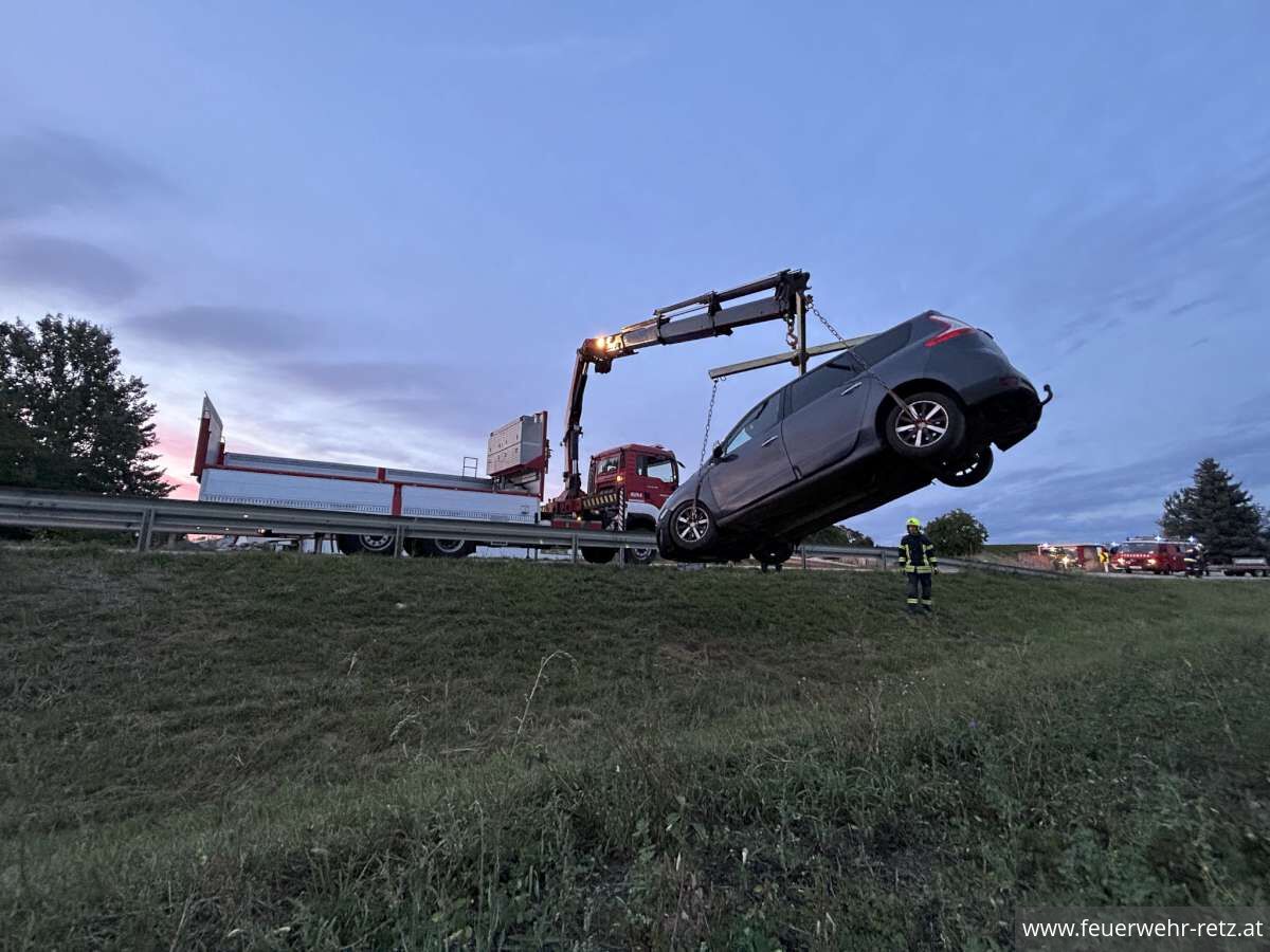 Foto 5, 26.09.2023, Einsatzreiches Wochenende - Weinlesefest und 2 Verkehrsunfälle Foto 5, 26.09.2023, Einsatzreiches Wochenende - Weinlesefest und 2 Verkehrsunfälle