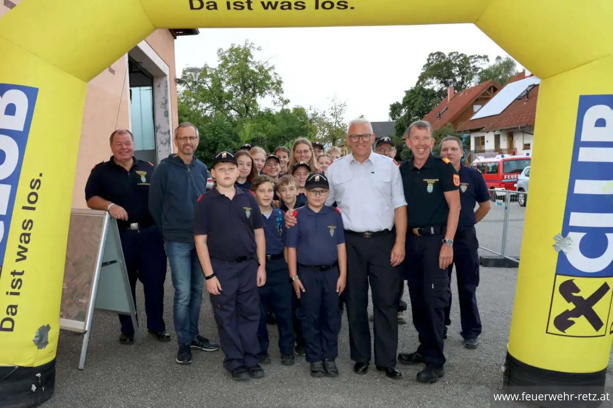 Foto 1, 03.10.2023, Erlebniswandertag der Feuerwehrjugend in Retz - 250 Kinder und Jugendliche beim Fertigkeitsabzeichen Foto 1, 03.10.2023, Erlebniswandertag der Feuerwehrjugend in Retz - 250 Kinder und Jugendliche beim Fertigkeitsabzeichen