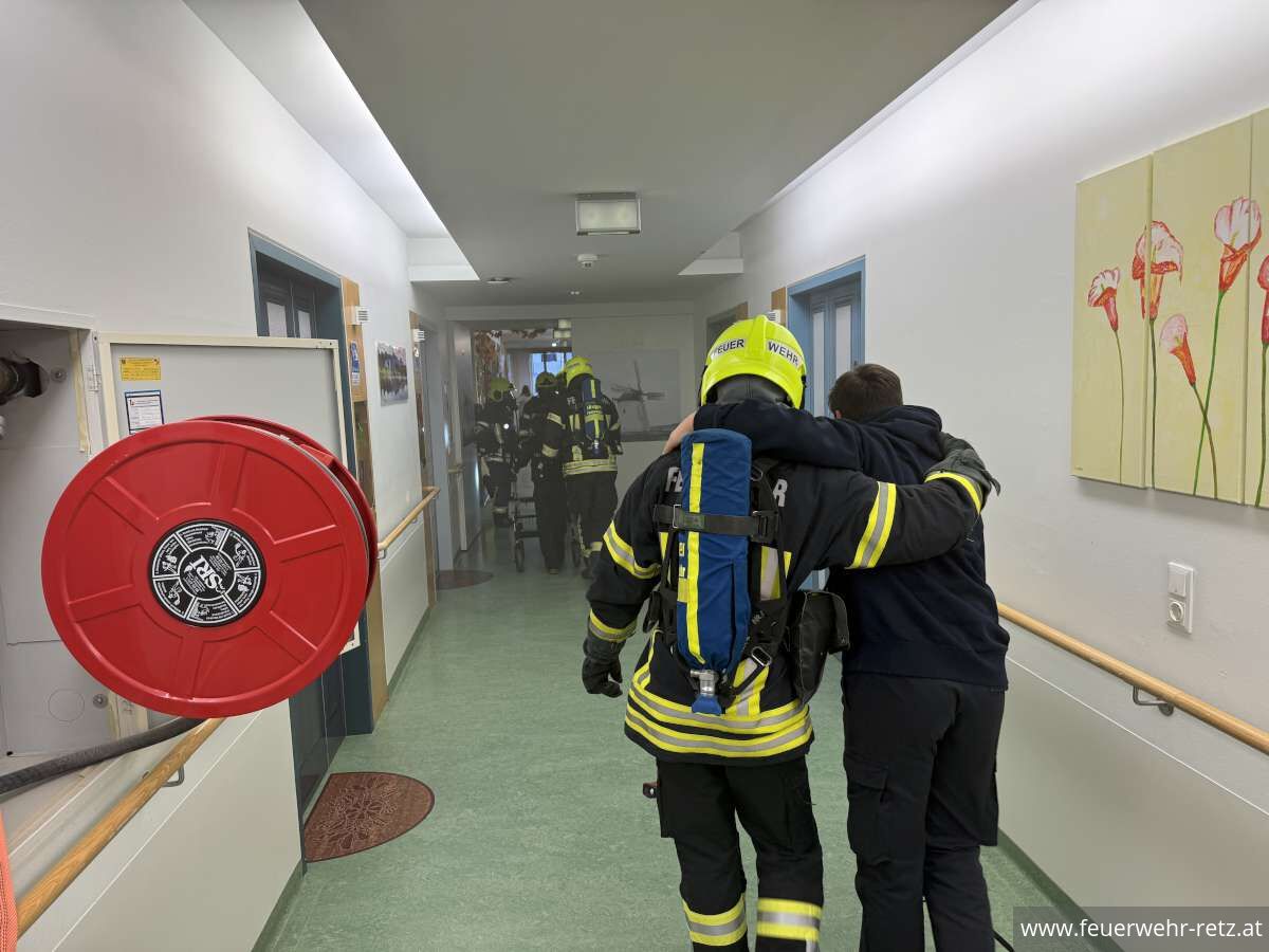 Foto 14, 19.11.2023, Branddienstübung im Pflegezentrum Retz