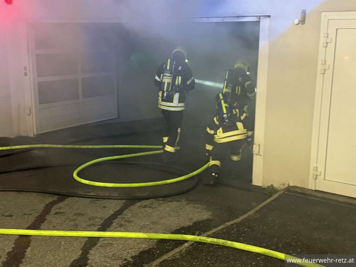 Foto 10, 04.07.2024, Brandeinsatz - PKW-Brand in Tiefgarage