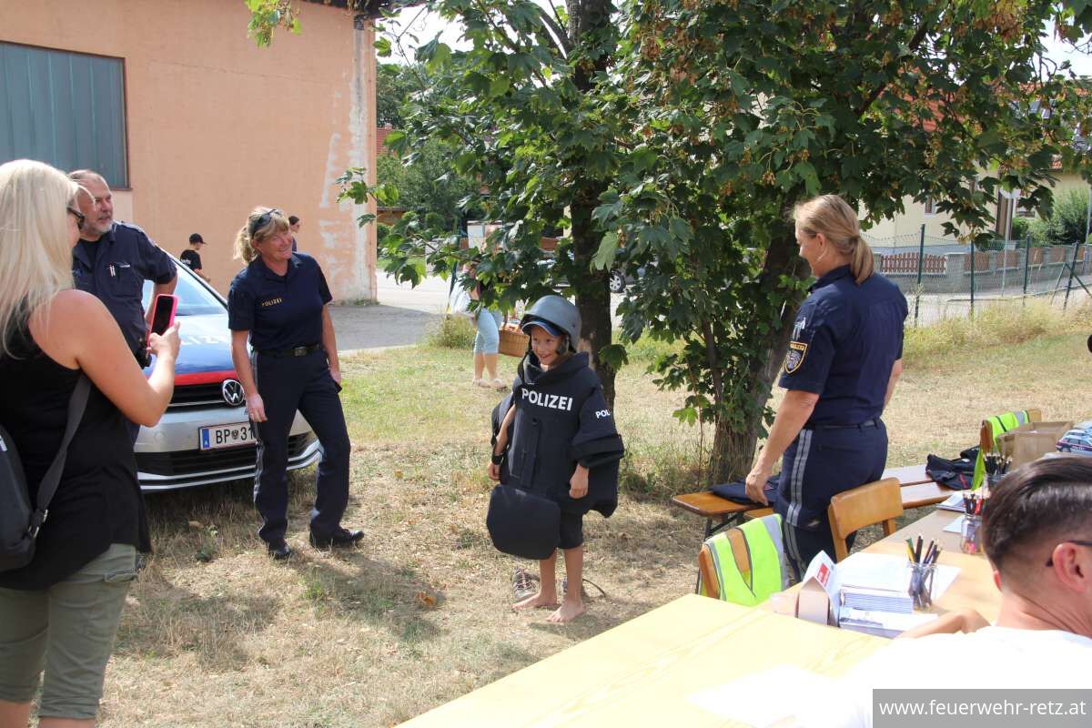 Foto 4, 06.08.2024, Blaulicht Nachmittag - Ferienspiel 2024 im FF-Haus Retz