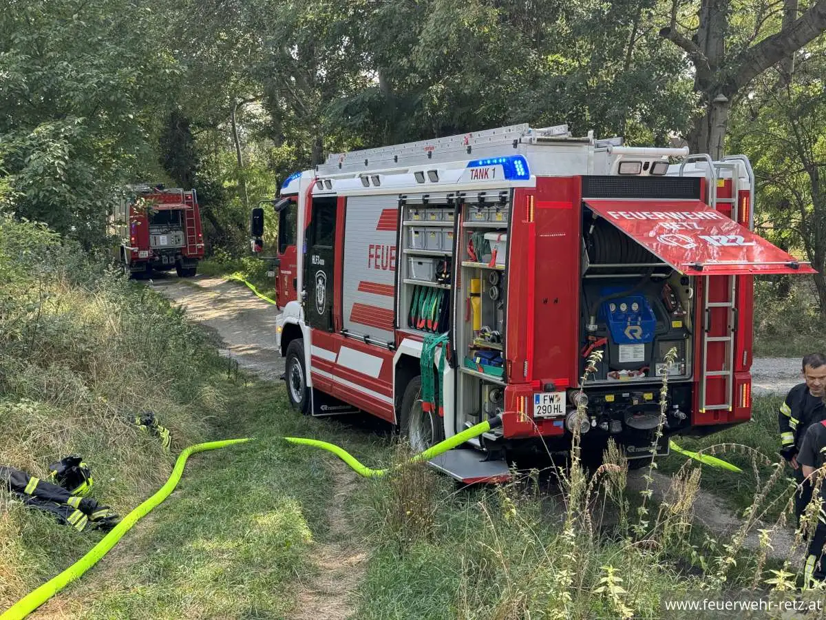 Foto 7, 04.09.2024, Einsatzreicher Tag für die Feuerwehr Retz - Flurbrand, Brandmelderalarm, Gasunfall