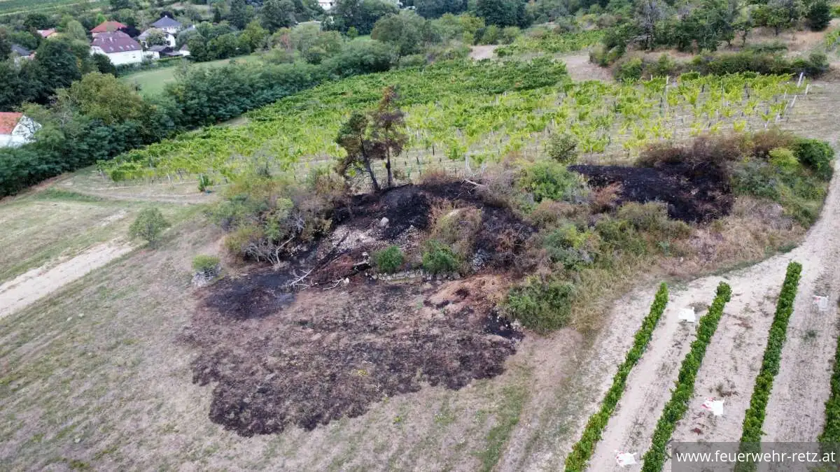 Foto 8, 04.09.2024, Einsatzreicher Tag für die Feuerwehr Retz - Flurbrand, Brandmelderalarm, Gasunfall
