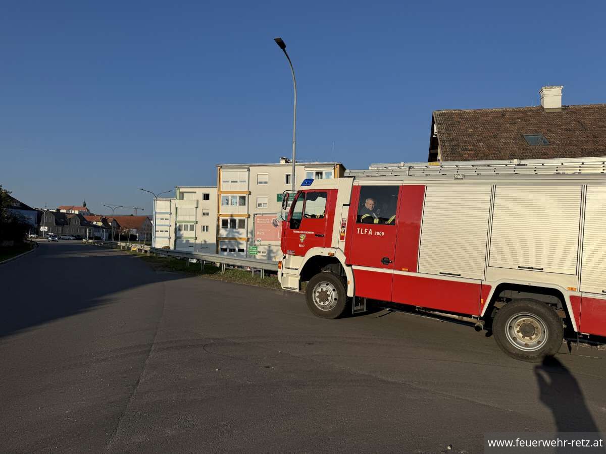 Foto 3, 01.12.2024, Technischer Einsatz - Türöffnung