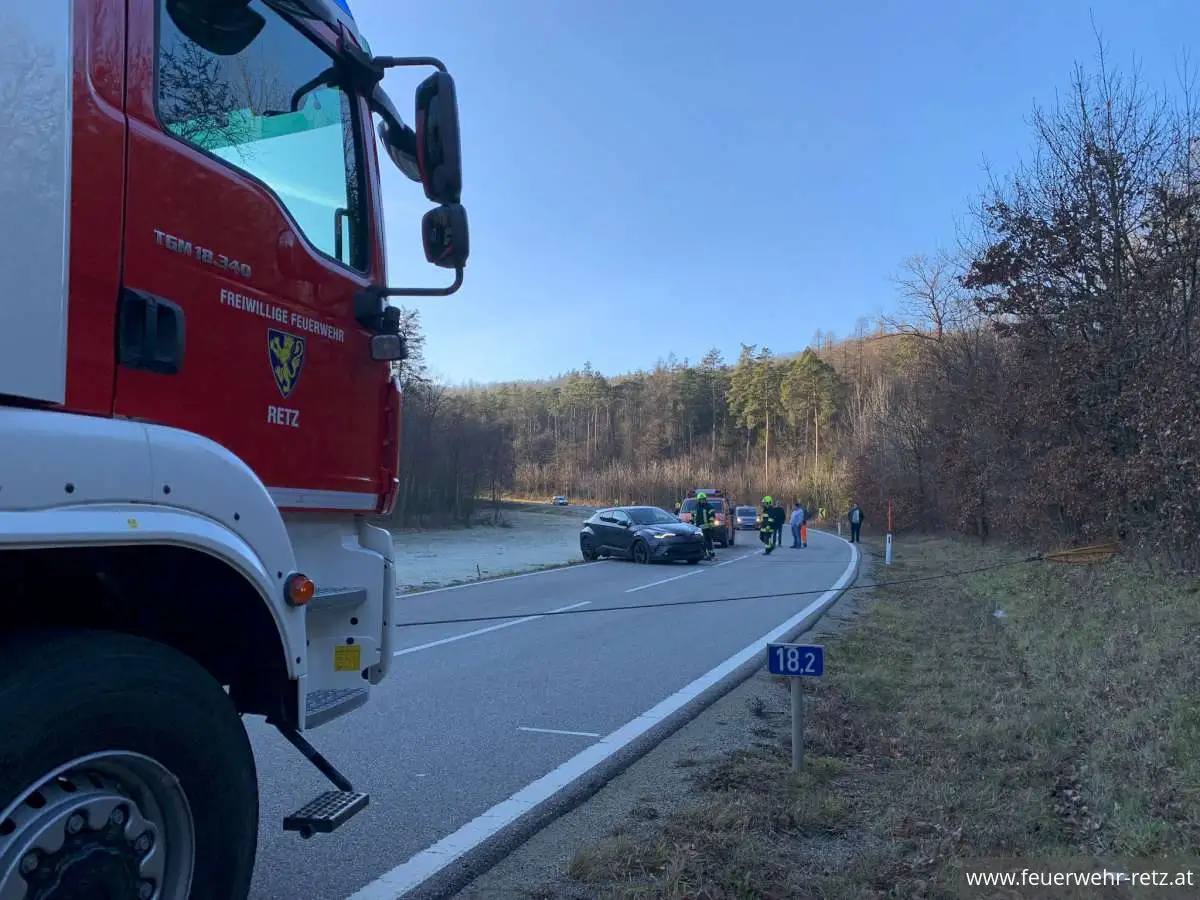 Foto 1, 27.12.2024, Technischer Einsatz - PKW-Bergung 
