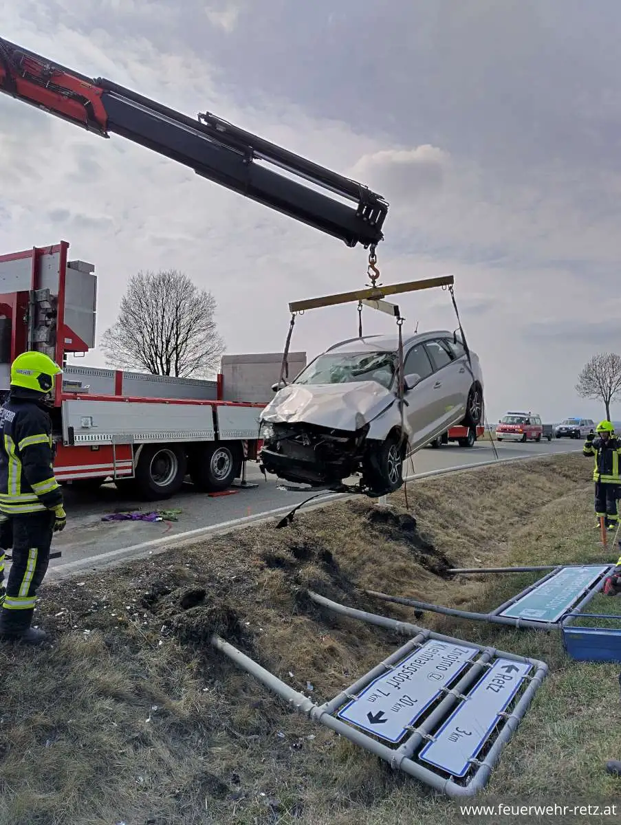 Foto 6, 24.03.2025, Technischer Einsatz - Verkehrsunfall auf Retzer Spange Foto 6, 24.03.2025, Technischer Einsatz - Verkehrsunfall auf Retzer Spange