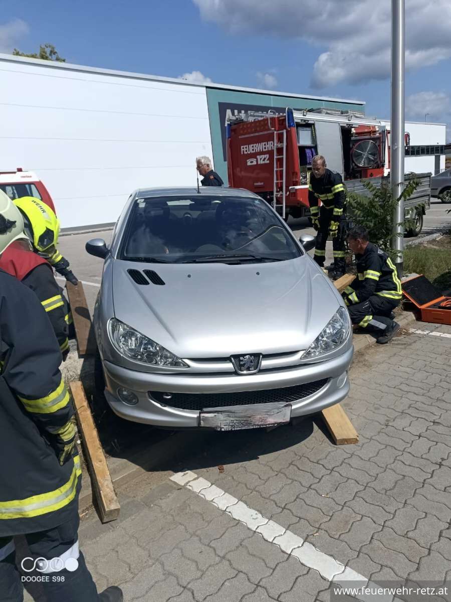 Foto 3, 18.06.2025, Technischer Einsatz - Fahrzeugbergung