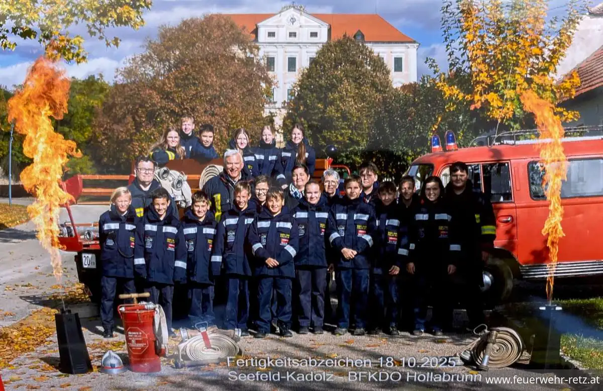 Foto 7, 21.10.2025, Fertigkeitsabzeichen Melder - Erfolgreiche Teilnahme der Feuerwehrjugend Retz Foto 7, 21.10.2025, Fertigkeitsabzeichen Melder - Erfolgreiche Teilnahme der Feuerwehrjugend Retz