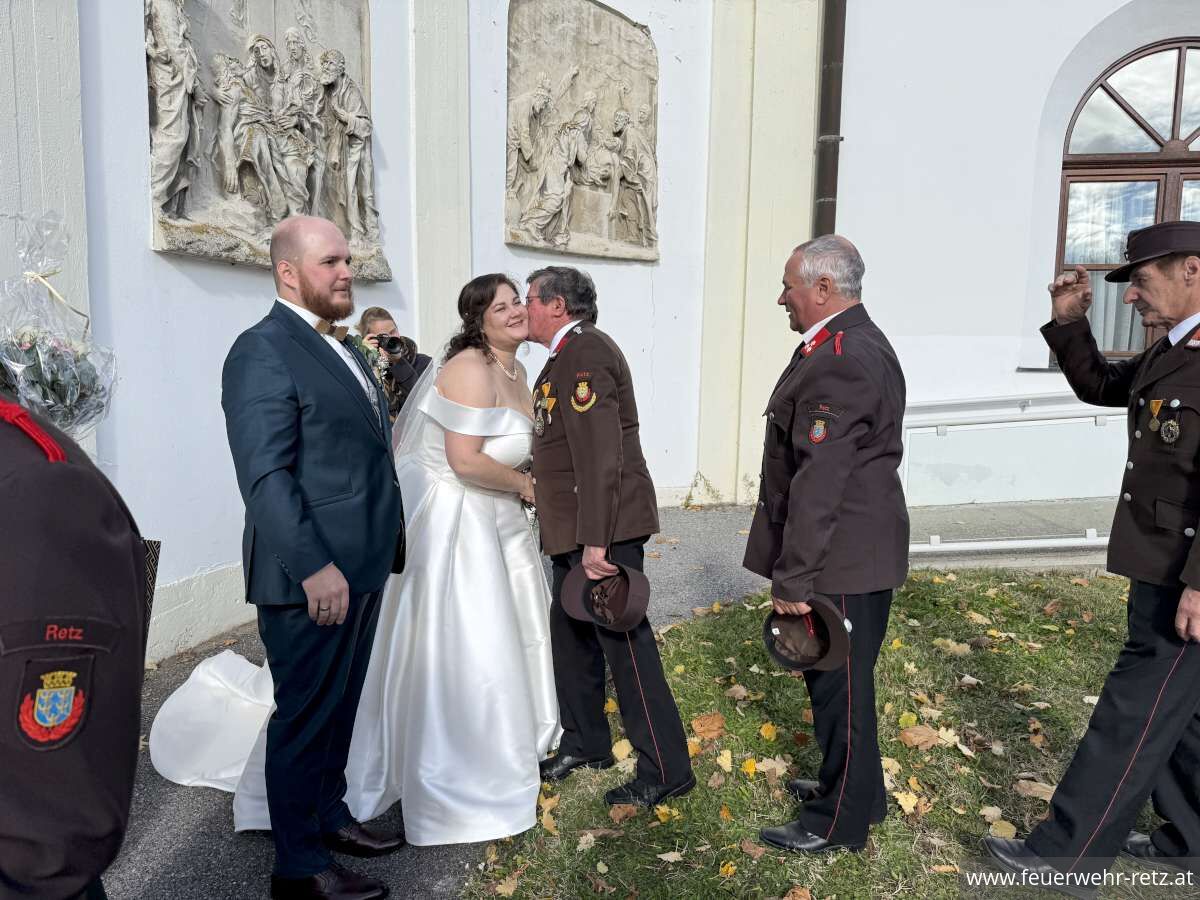 Foto 14, 30.10.2025, Feuerwehrhochzeit Markus und Denise Wiklicky Foto 14, 30.10.2025, Feuerwehrhochzeit Markus und Denise Wiklicky