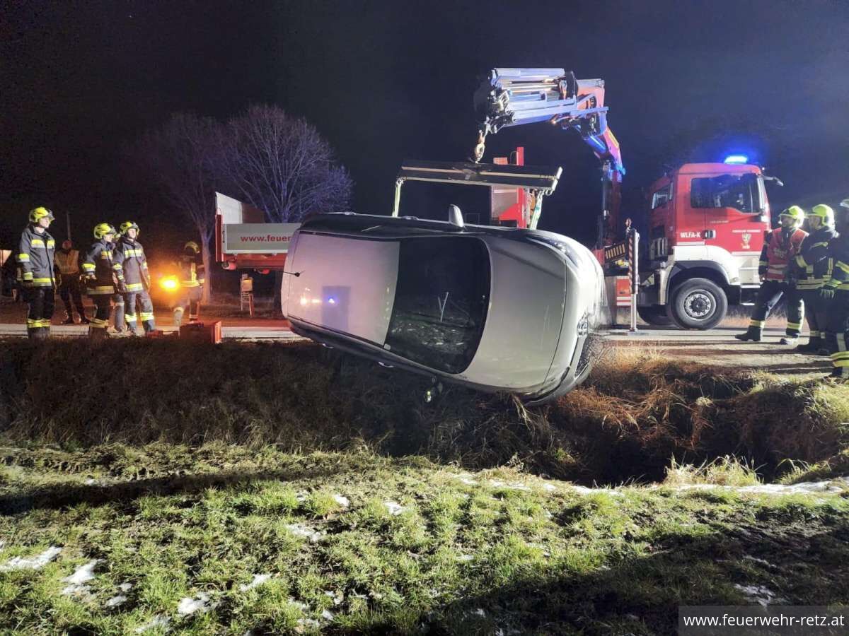 Foto 6, 29.12.2025, Fehlalarm und Verkehrsunfall - Einsatzreicher Sonntag