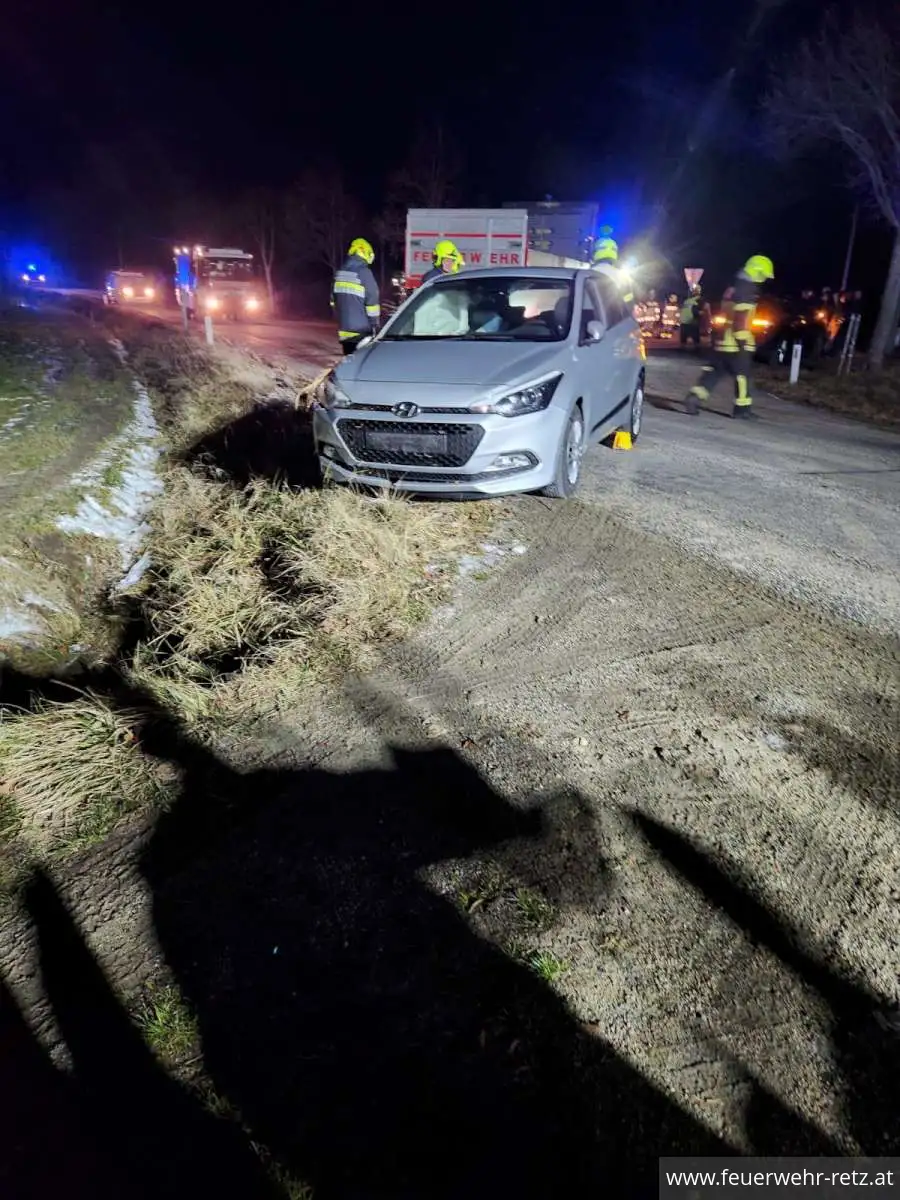 Foto 8, 29.12.2025, Fehlalarm und Verkehrsunfall - Einsatzreicher Sonntag Foto 8, 29.12.2025, Fehlalarm und Verkehrsunfall - Einsatzreicher Sonntag