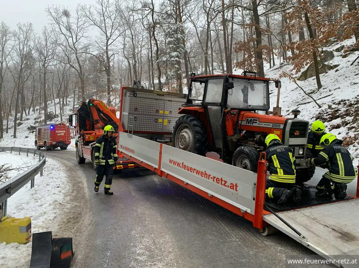 Foto 4, 04.02.2026, Technischer Einsatz - Traktor-Bergung