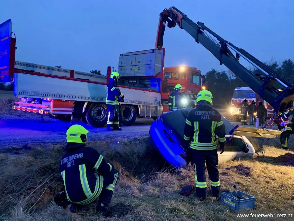Foto 2, 11.02.2026, Technischer Einsatz - PKW-Bergung