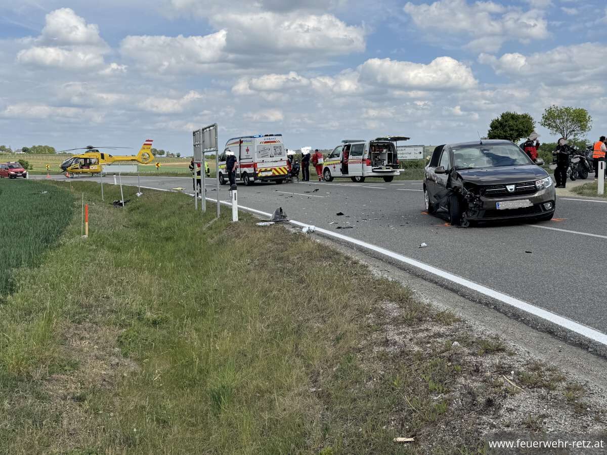 Foto 1, 11.05.2026, Technischer Einsatz - Fahrzeugbergung nach Verkehrsunfall