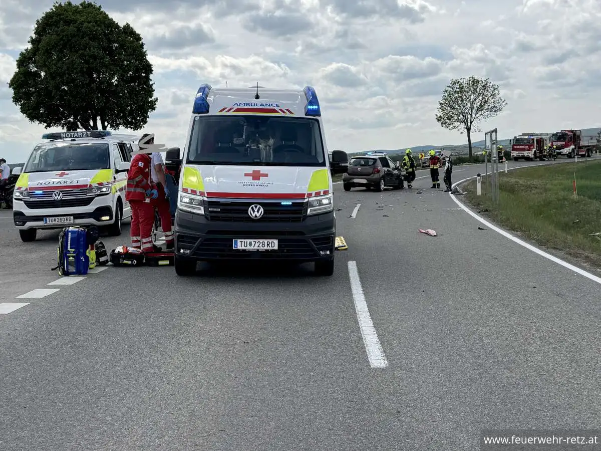 Foto 4, 11.05.2026, Technischer Einsatz - Fahrzeugbergung nach Verkehrsunfall Foto 4, 11.05.2026, Technischer Einsatz - Fahrzeugbergung nach Verkehrsunfall
