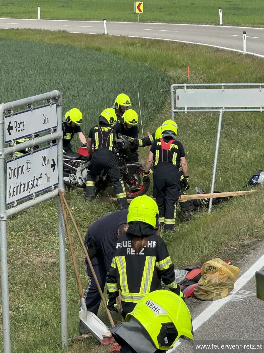 Foto 6, 11.05.2026, Technischer Einsatz - Fahrzeugbergung nach Verkehrsunfall Foto 6, 11.05.2026, Technischer Einsatz - Fahrzeugbergung nach Verkehrsunfall